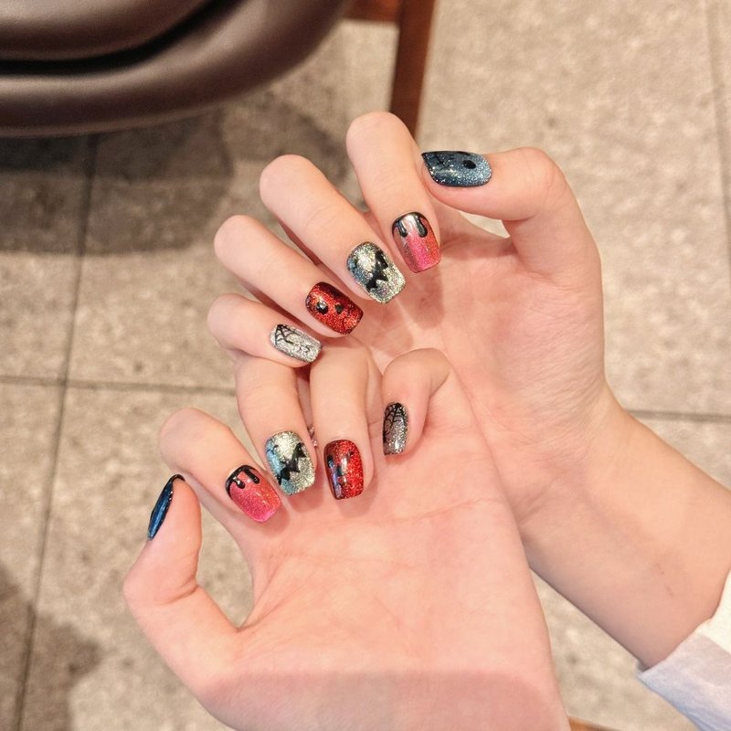 Накладные ногти "Кошачий глаз"