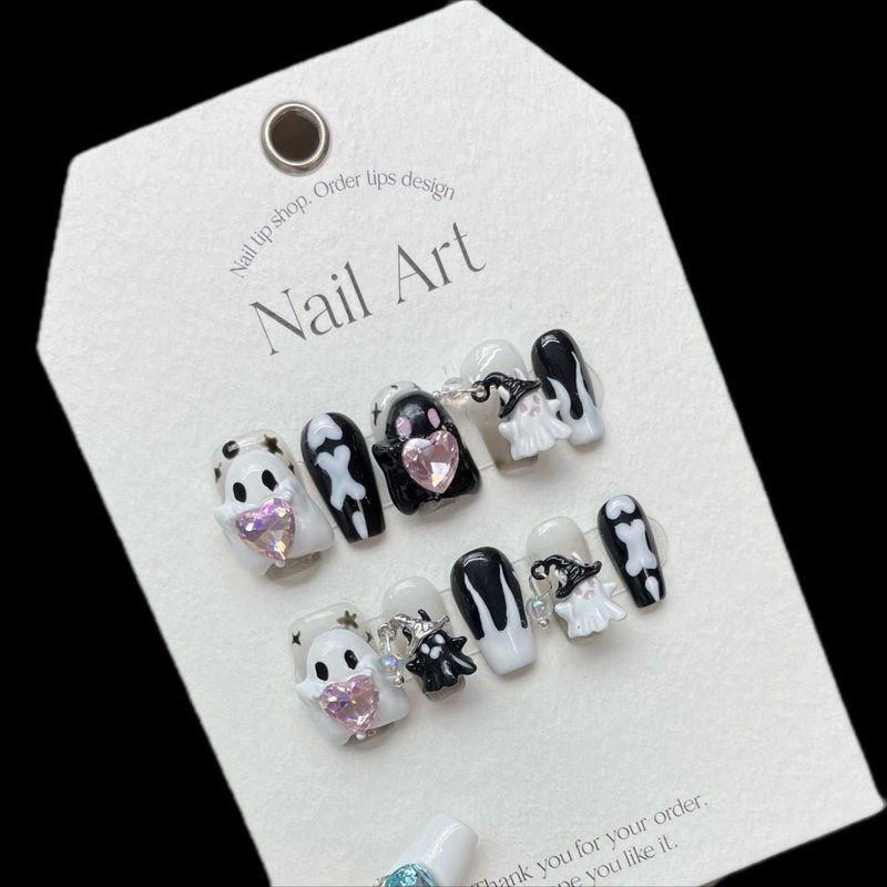 Накладные ногти "Маленький призрак"